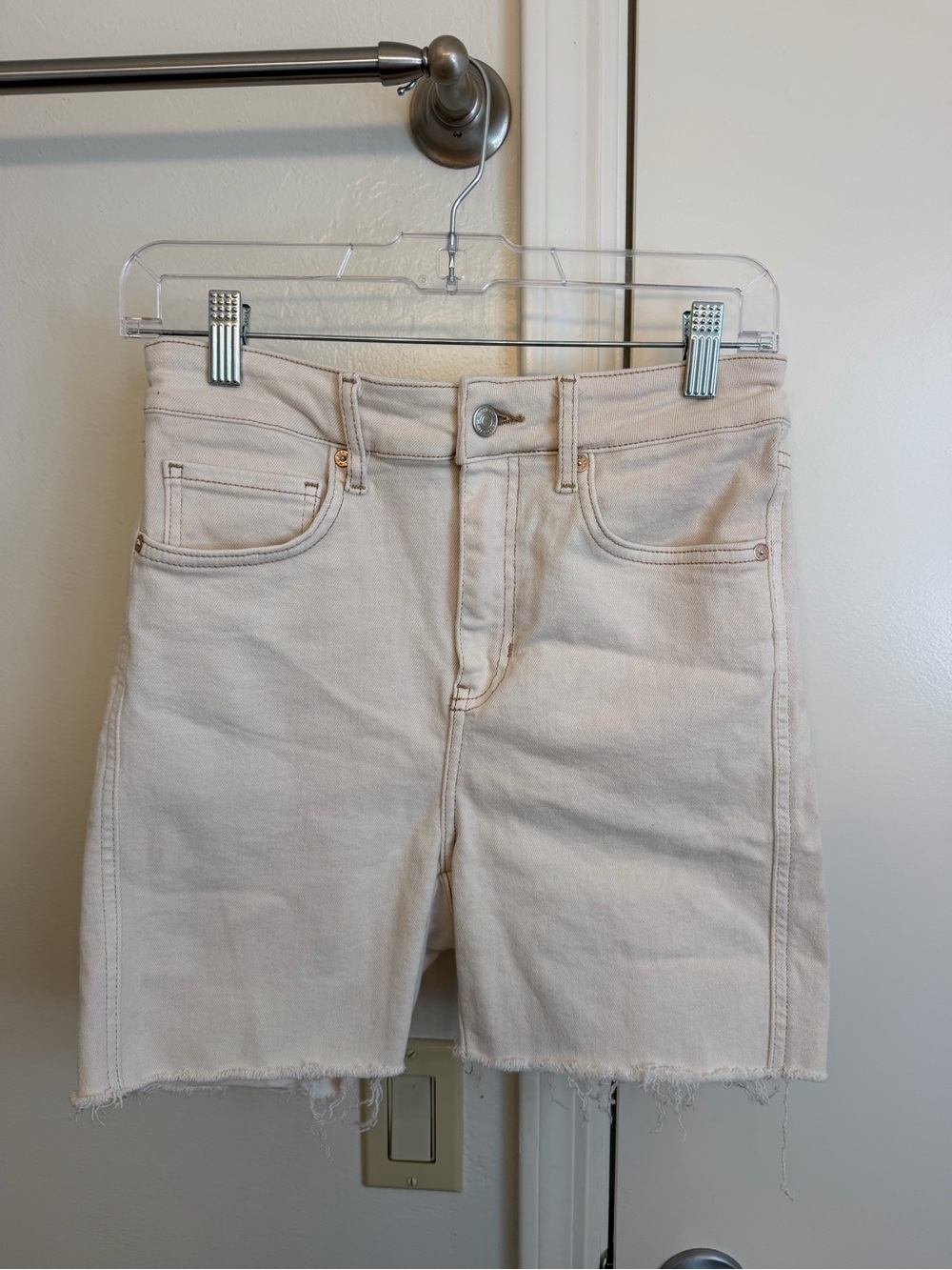 We The Free Free People Cream Raw Hem Cutoff Denim Shorts Size 29